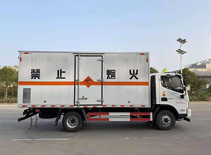 科尔沁右翼前爆破器材运输车